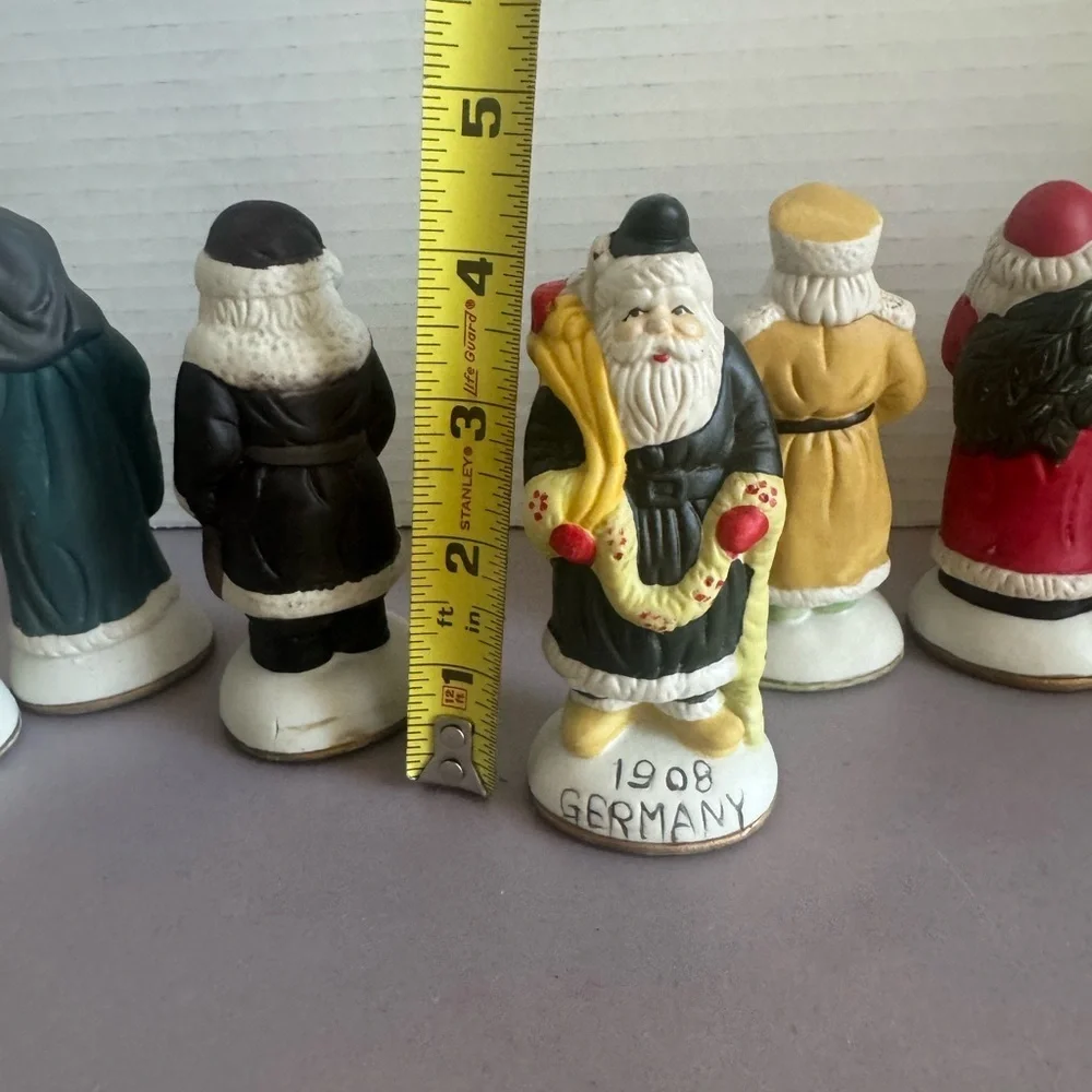 Santas From Around The World Figurine Collection Set of 11
